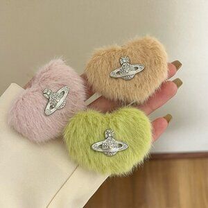 VIVIENNE WESTWOOD Three (3) tricolor heart 💜 hairpins